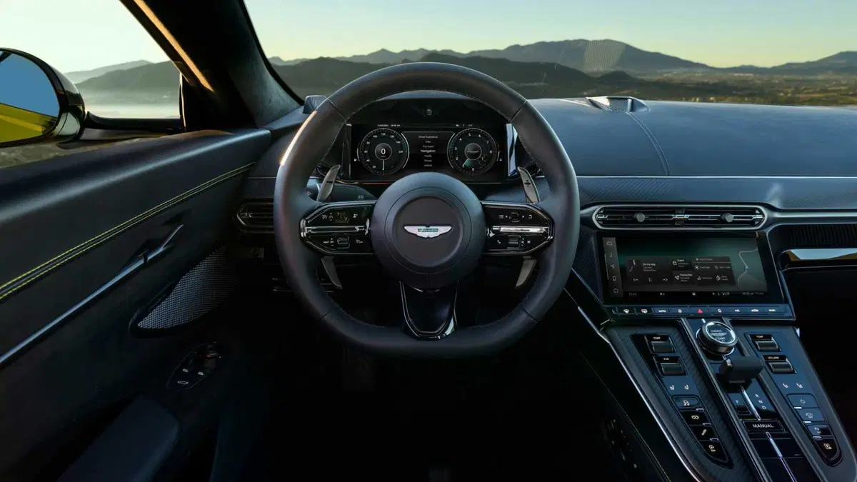 Aston Martin Vantage Coupé (2024-->>) (9)
