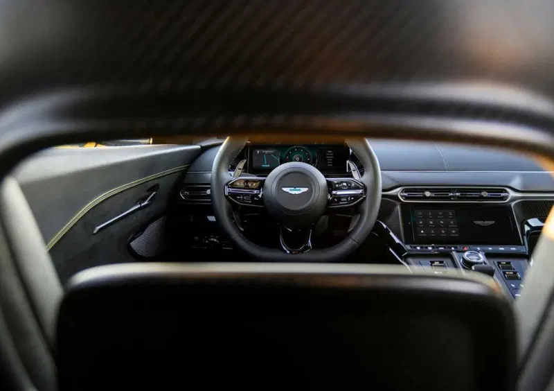 Aston Martin Vantage Coupé (2024-->>) (12)