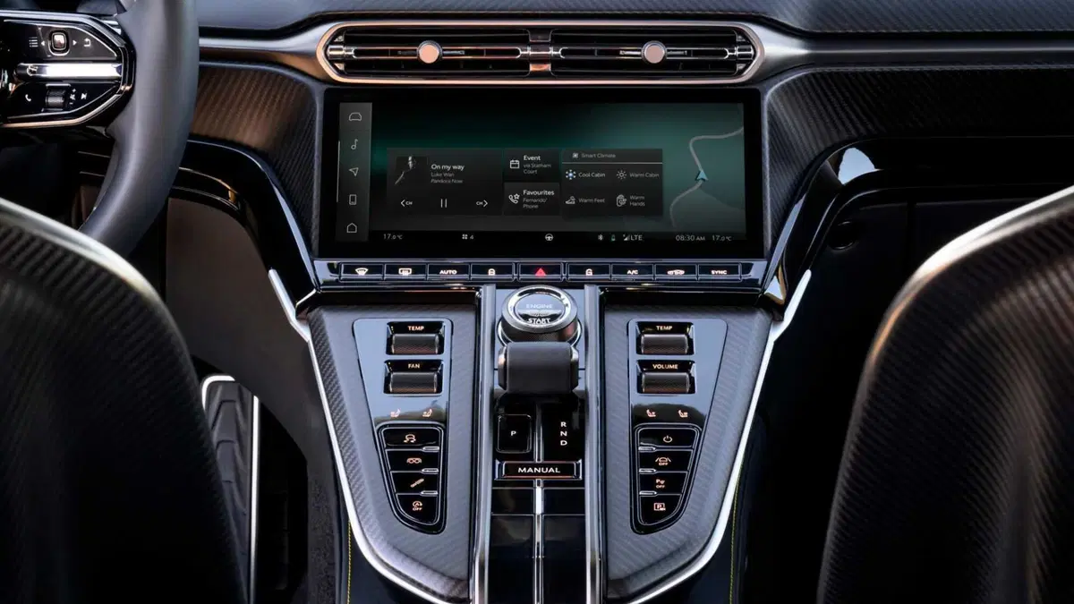 Aston Martin Vantage Coupé (2024-->>) (13)