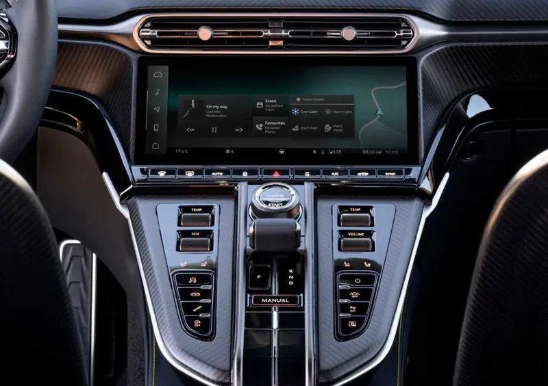 Aston Martin Vantage Coupé (2024-->>) (13)