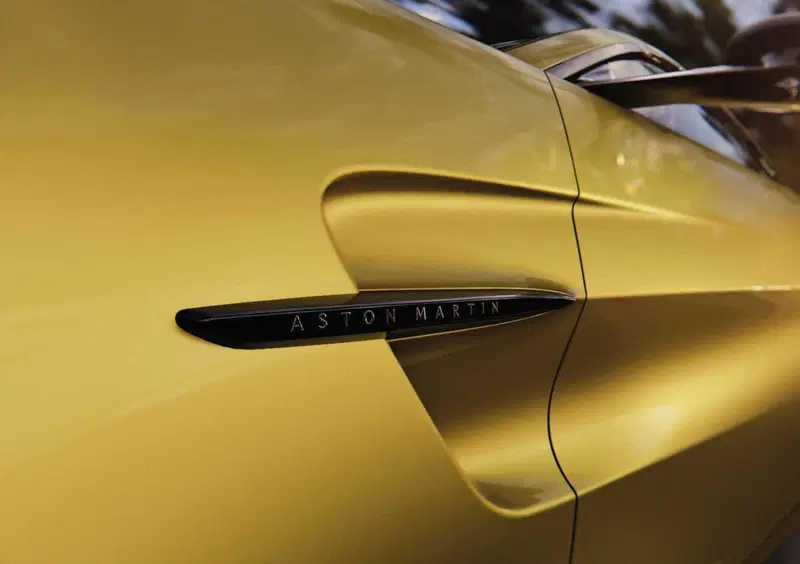 Aston Martin Vantage Coupé (2024-->>) (17)