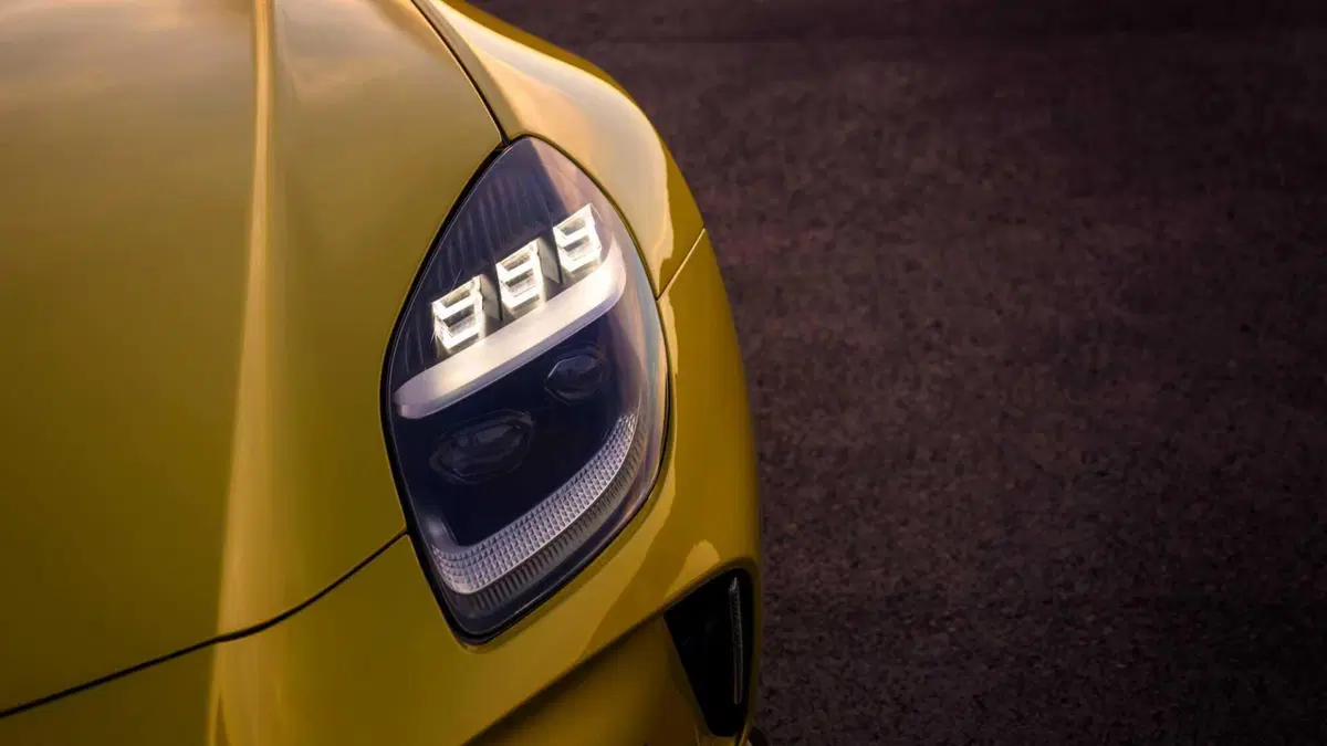 Aston Martin Vantage Coupé (2024-->>) (19)