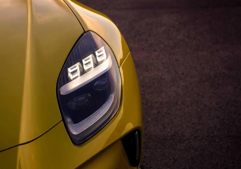 Aston Martin Vantage Coupé (2024-->>) (19)