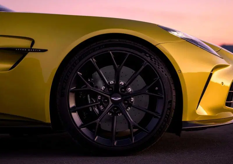 Aston Martin Vantage Coupé (2024-->>) (21)