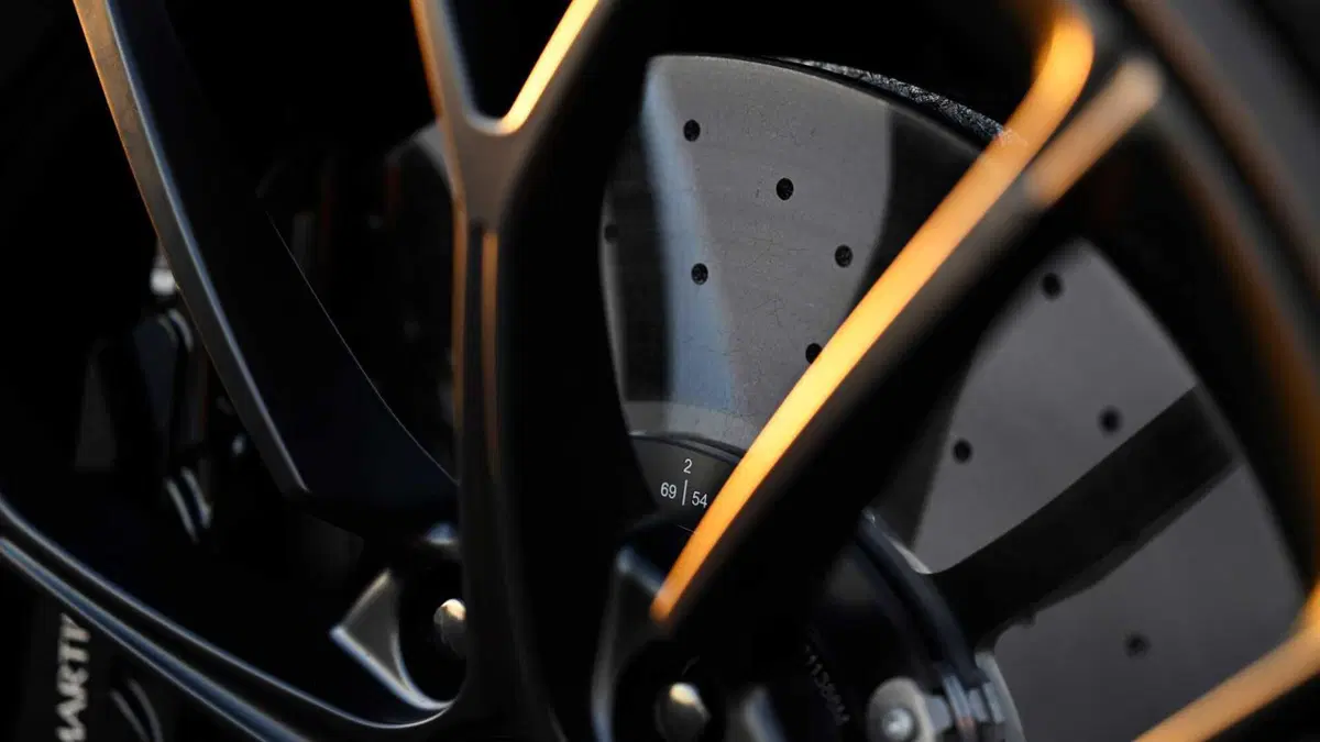 Aston Martin Vantage Coupé (2024-->>) (25)