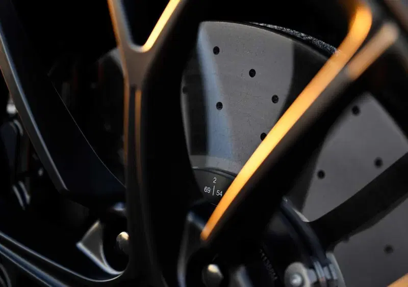 Aston Martin Vantage Coupé (2024-->>) (25)