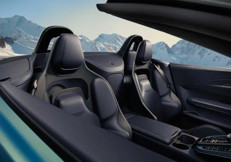 Aston Martin Vantage Roadster (2025-->>) (14)