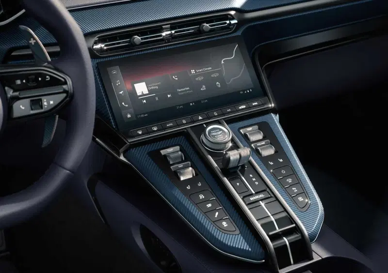 Aston Martin Vantage Roadster (2025-->>) (15)