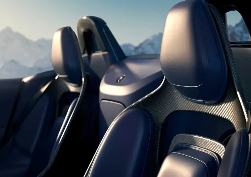 Aston Martin Vantage Roadster (2025-->>) (17)