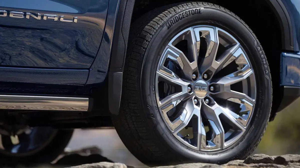 GMC Sierra (2025-->>) (9)