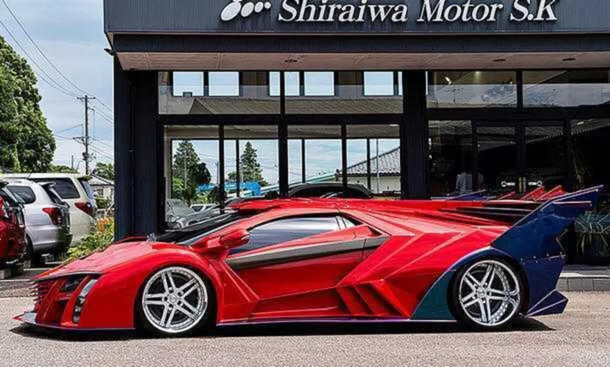 Sembra un manga, ma purtroppo qui sotto c'è una Lamborghini (4)
