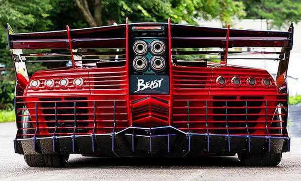 Sembra un manga, ma purtroppo qui sotto c'è una Lamborghini (5)