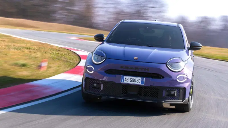 Abarth 600e: il "record" di vendite a gennaio, esemplare unico