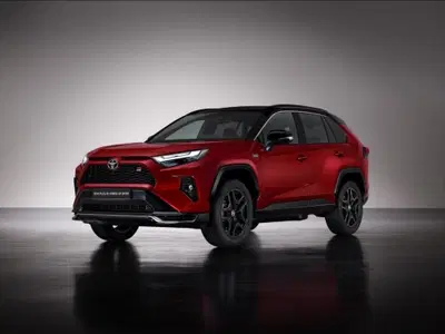 Esplosione in Giappone: bloccata la produzione della Toyota RAV4