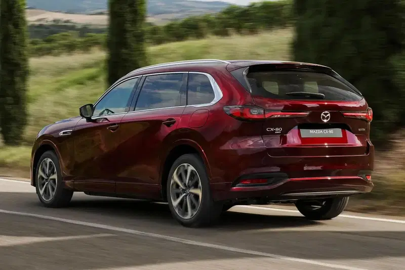 Mazda CX-80 su strada