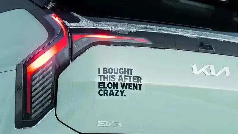 Elon Musk preso in giro in Norvegia, "&egrave; pazzo" 