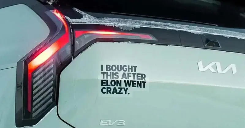 Elon Musk preso in giro in Norvegia, "&egrave; pazzo" 