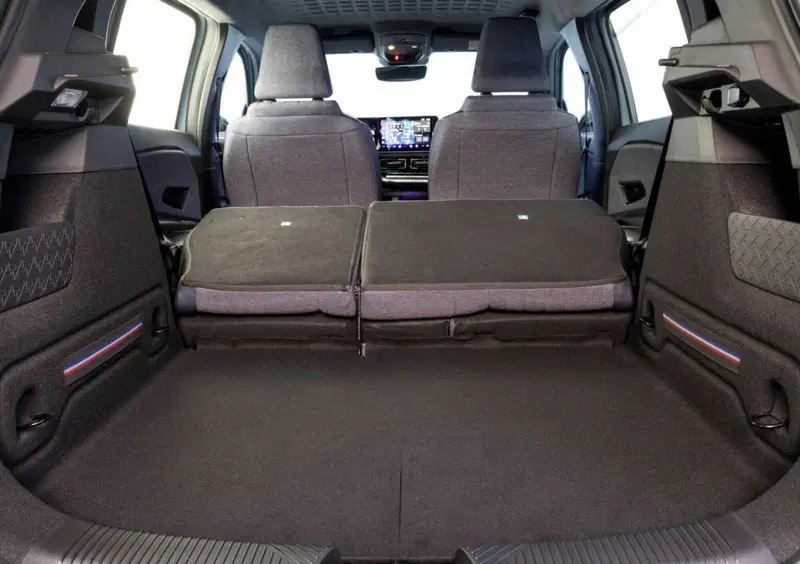 Renault Renault 4 (2025-->>) (13)