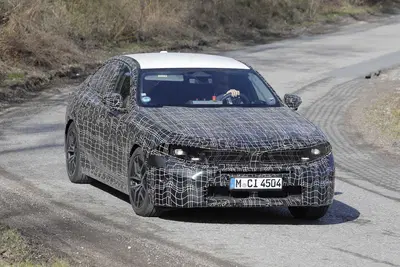 Rivoluzione stilistica BMW: il design "Neue Klasse" arriva anche sui modelli esistenti, Facelift in vista per la Serie 5 [Foto Spia]