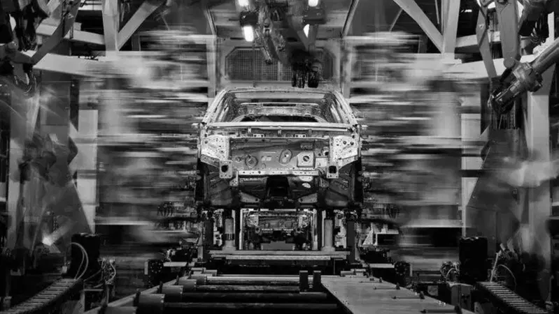Qui Melfi: La Jeep Compass "mondiale" parte da Potenza