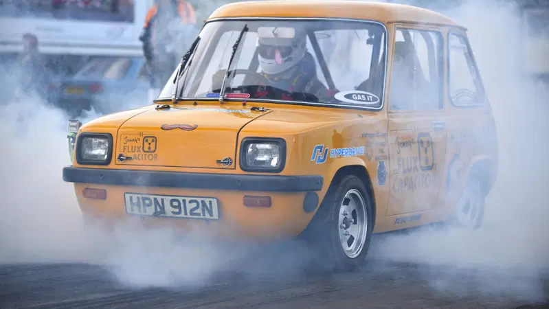 L'elettrica pi&ugrave; veloce del mondo? E' una minicar degli anni '70 [Video]