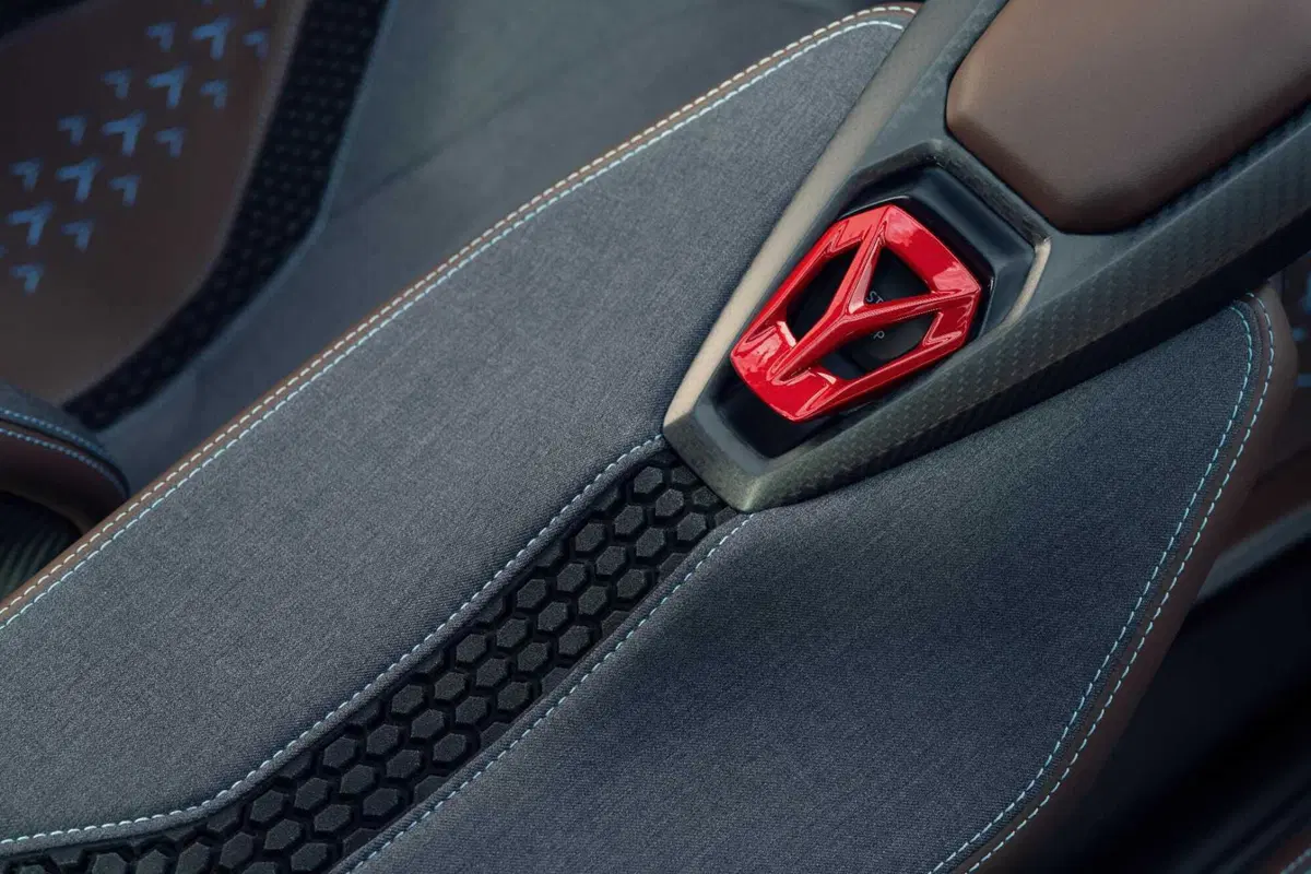 Lamborghini Lanzador concept: prima elettrica del Toro per il 2028 (50)