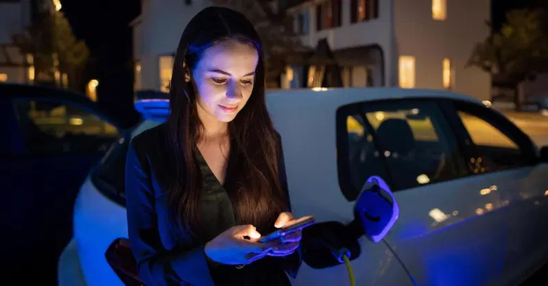 Ricarica auto elettrica nella app di E.ON, parte l'offerta