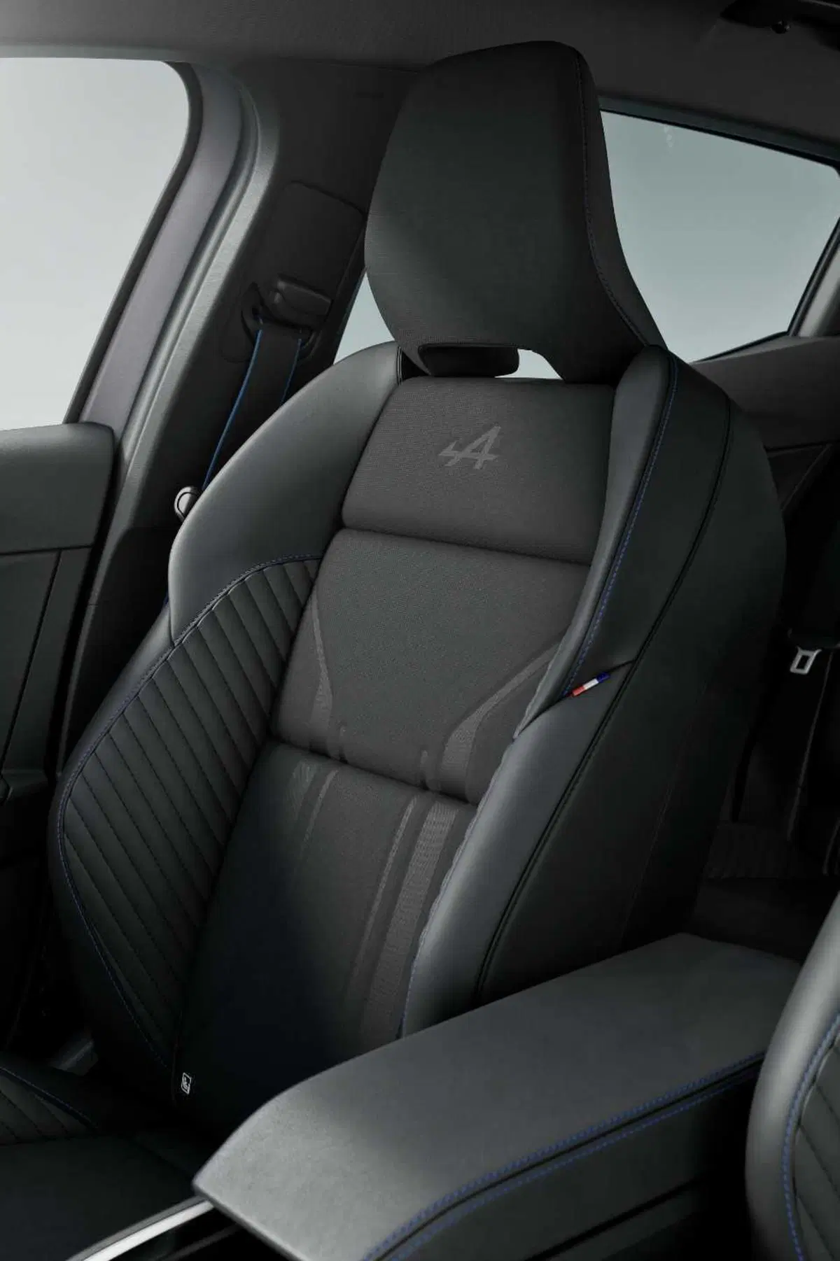Renault Megane E-Tech: arriva il One Pedal (anche su Renault 5), ecco tutti gli aggiornamenti  (11)