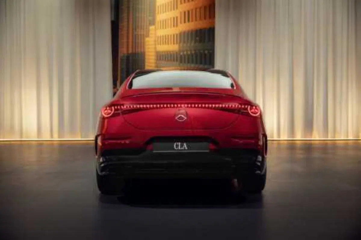 Mercedes CLA 2025: nasce  elettrica ma volendo è anche ibrida [VIDEO] (6)