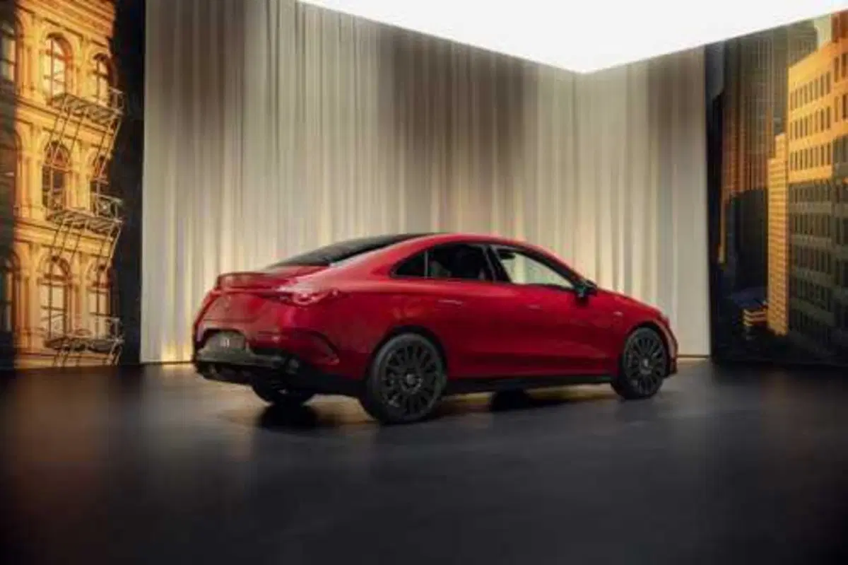 Mercedes CLA 2025: nasce  elettrica ma volendo è anche ibrida [VIDEO] (9)