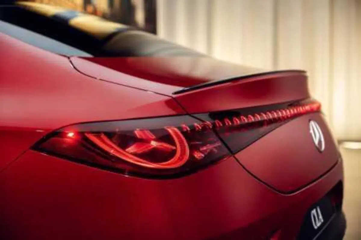 Mercedes CLA 2025: nasce  elettrica ma volendo è anche ibrida [VIDEO] (16)