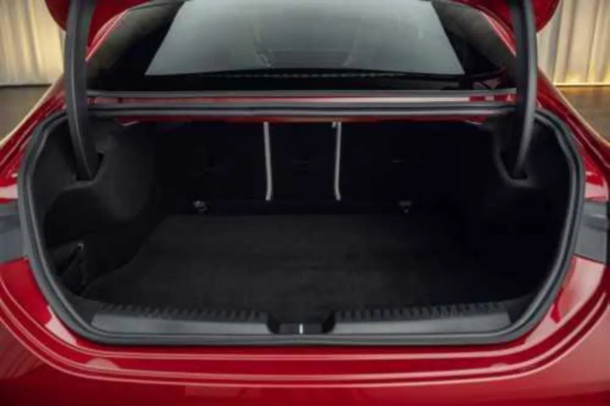 Mercedes CLA 2025: nasce  elettrica ma volendo è anche ibrida [VIDEO] (22)