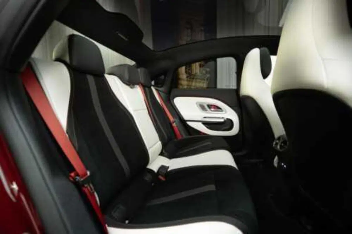 Mercedes CLA 2025: nasce  elettrica ma volendo è anche ibrida [VIDEO] (24)