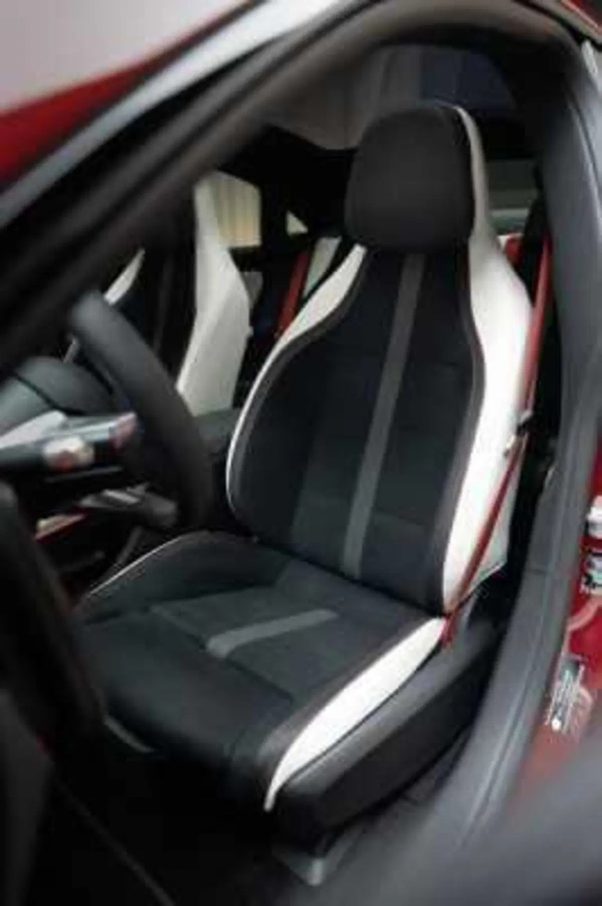 Mercedes CLA 2025: nasce  elettrica ma volendo è anche ibrida [VIDEO] (25)