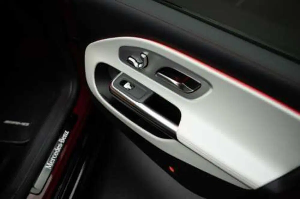 Mercedes CLA 2025: nasce  elettrica ma volendo è anche ibrida [VIDEO] (27)