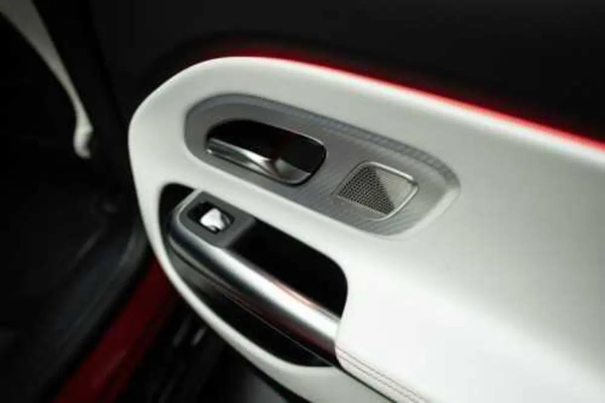 Mercedes CLA 2025: nasce  elettrica ma volendo è anche ibrida [VIDEO] (29)