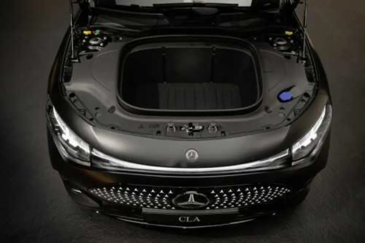 Mercedes CLA 2025: nasce  elettrica ma volendo è anche ibrida [VIDEO] (45)