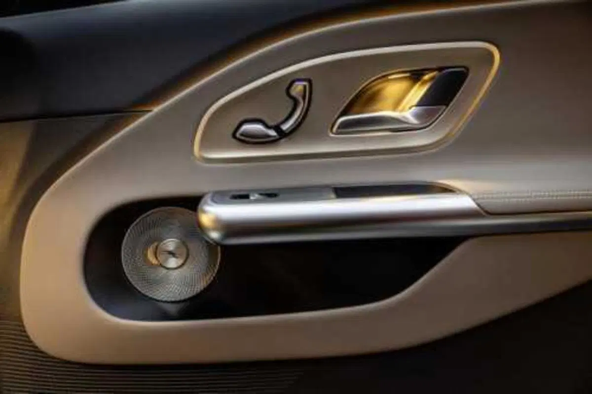 Mercedes CLA 2025: nasce  elettrica ma volendo è anche ibrida [VIDEO] (52)