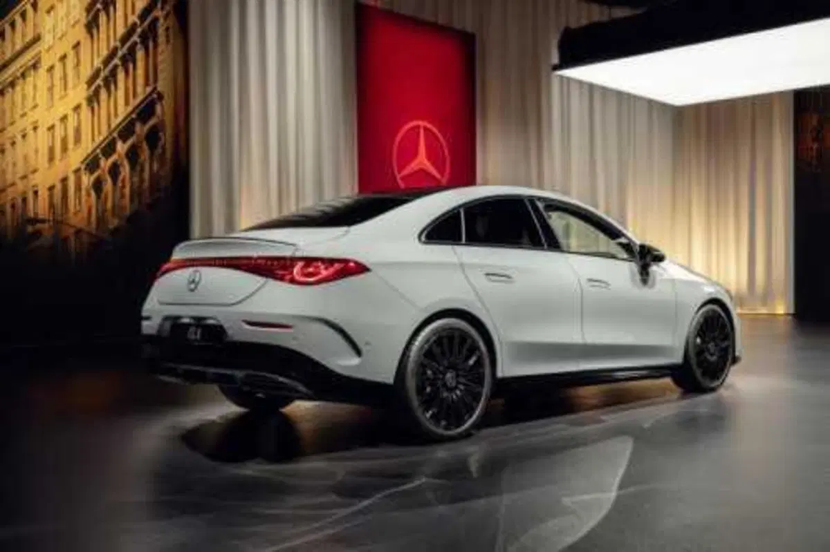 Mercedes CLA 2025: nasce  elettrica ma volendo è anche ibrida [VIDEO] (59)