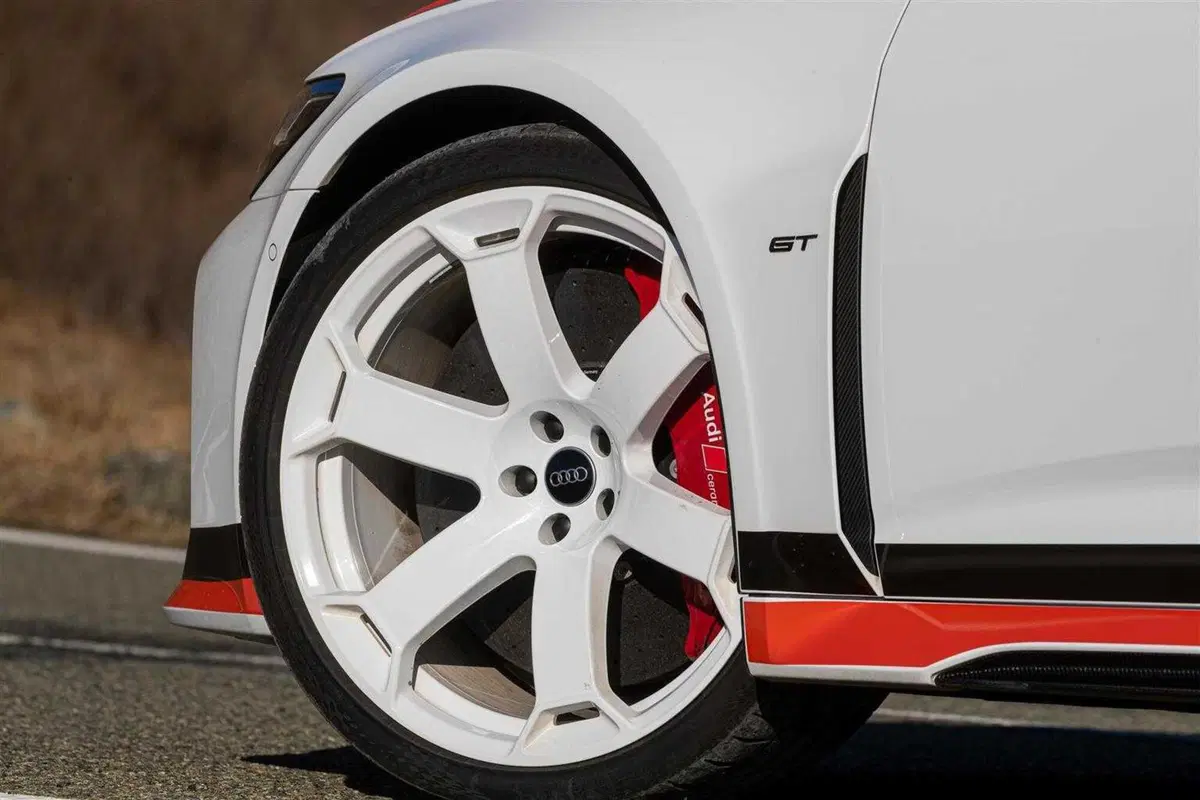 Audi RS6 GT: il mostro dell'Autobahn in pista a Monza [VIDEO] (6)