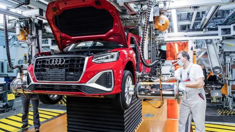 Audi taglia 7.500 posti di lavoro in Germania per risparmiare 1 miliardo di euro all'anno