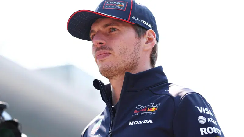 F1. Verstappen: "Non sono un idiota sul bagnato, eppure la McLaren era imprendibile". In Cina prova del nove per RB21