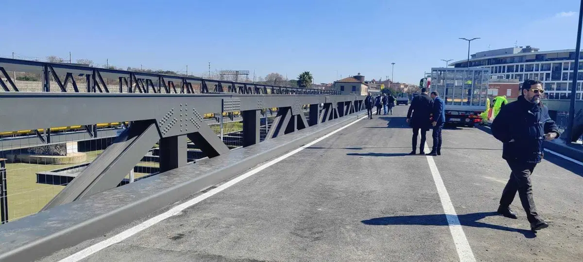 Roma, riaperto il Ponte dell'Industria (3)
