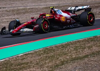 F1. GP Cina 2025, Lewis Hamilton vince la Sprint di Shanghai! Secondo Piastri davanti a Verstappen. Quinto Leclerc