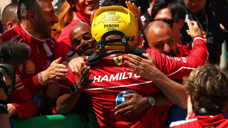 F1. Sprint GP Cina, Vasseur: "Presto per trarre conclusioni, ma Hamilton e Leclerc erano in gestione"