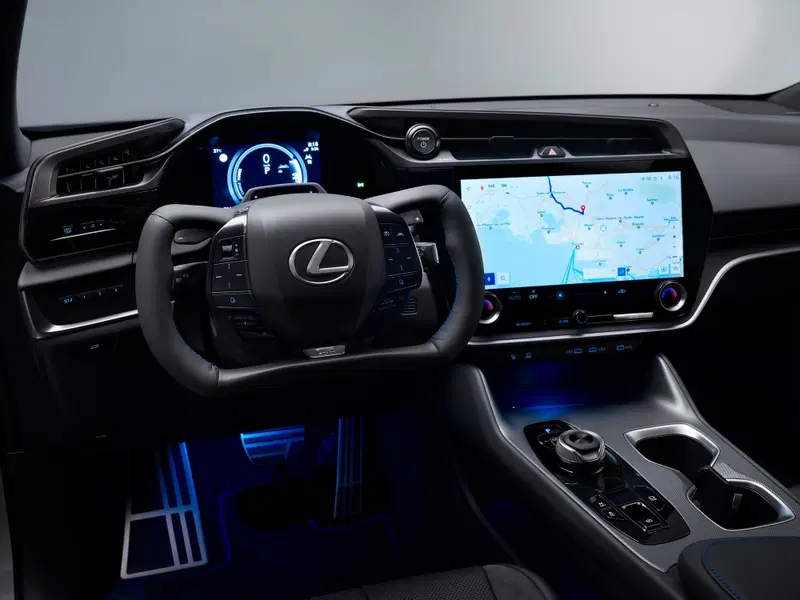 Interni nuova Lexus RX 500