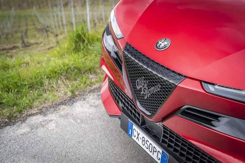Alfa Romeo Junior Q4 ibrida - Foto di Leda Paleari