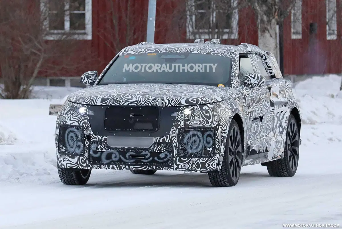 La Range Rover Velar ha già una erede elettrica [FOTO SPIA] (8)