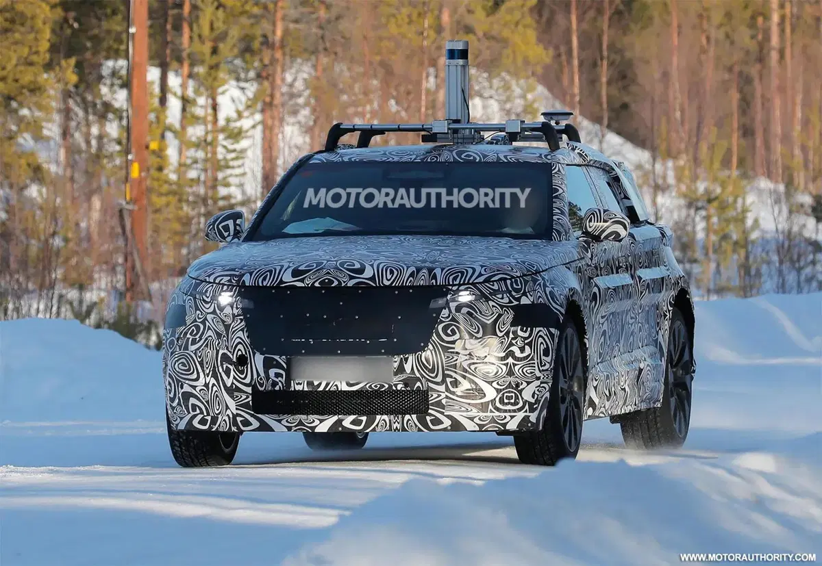 La Range Rover Velar ha già una erede elettrica [FOTO SPIA] (2)