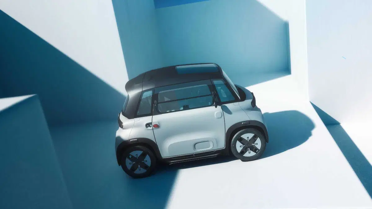 Opel aggiorna la Rocks, gemella di Citroen Ami e Fiat Topolino, con incentivo statale scende di prezzo (4)